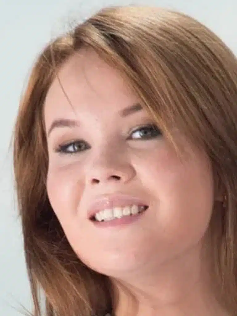 Courtney Blue Biography: Wiki, Age, Career, Height, Weight, Boyfriend, Net Worth & More
